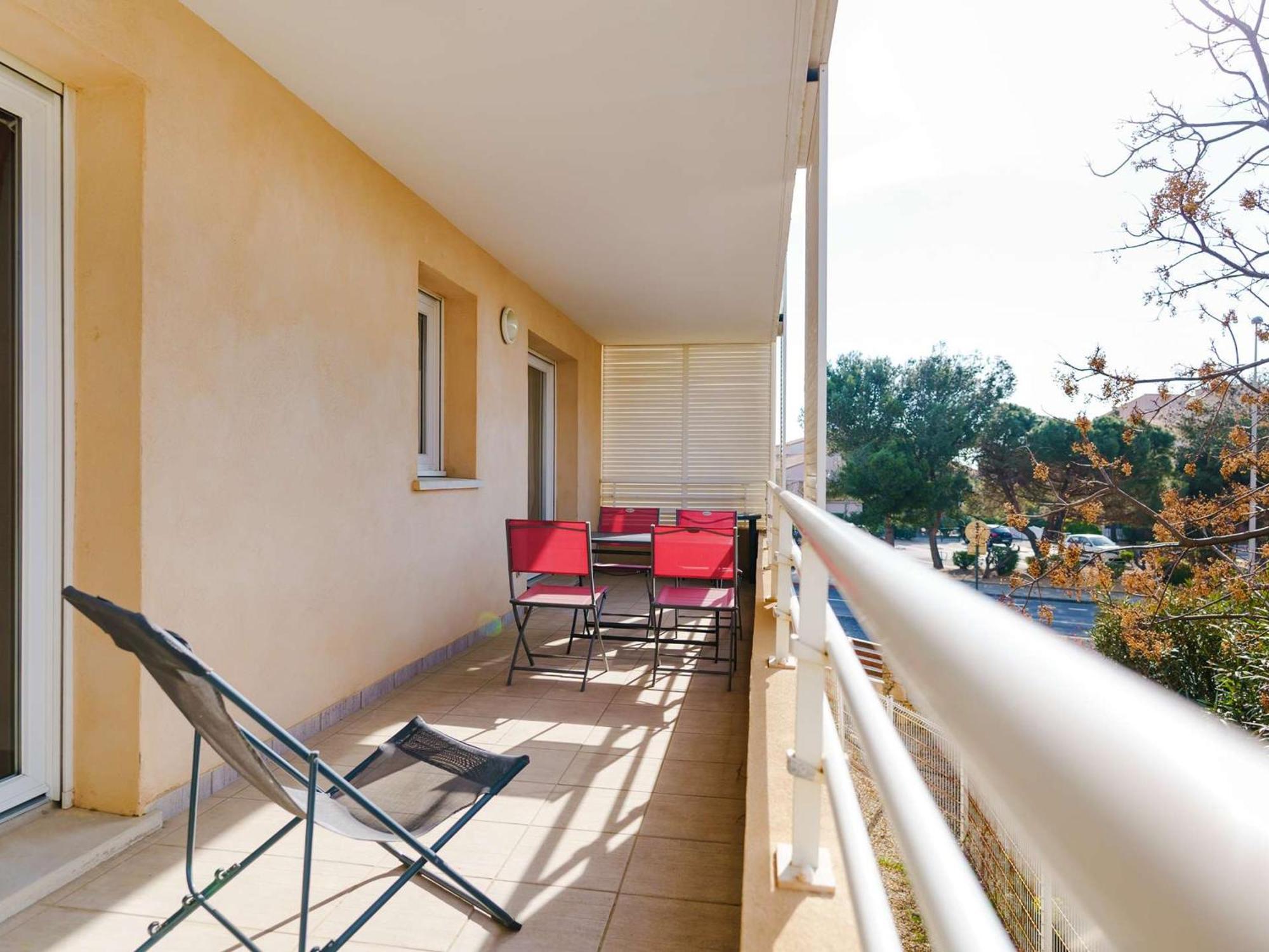 T3 A 300m De La Plage, Balcons, Parking, Proche Commerces, Narbonne-plage - Fr-1-409-169 Appartement *
