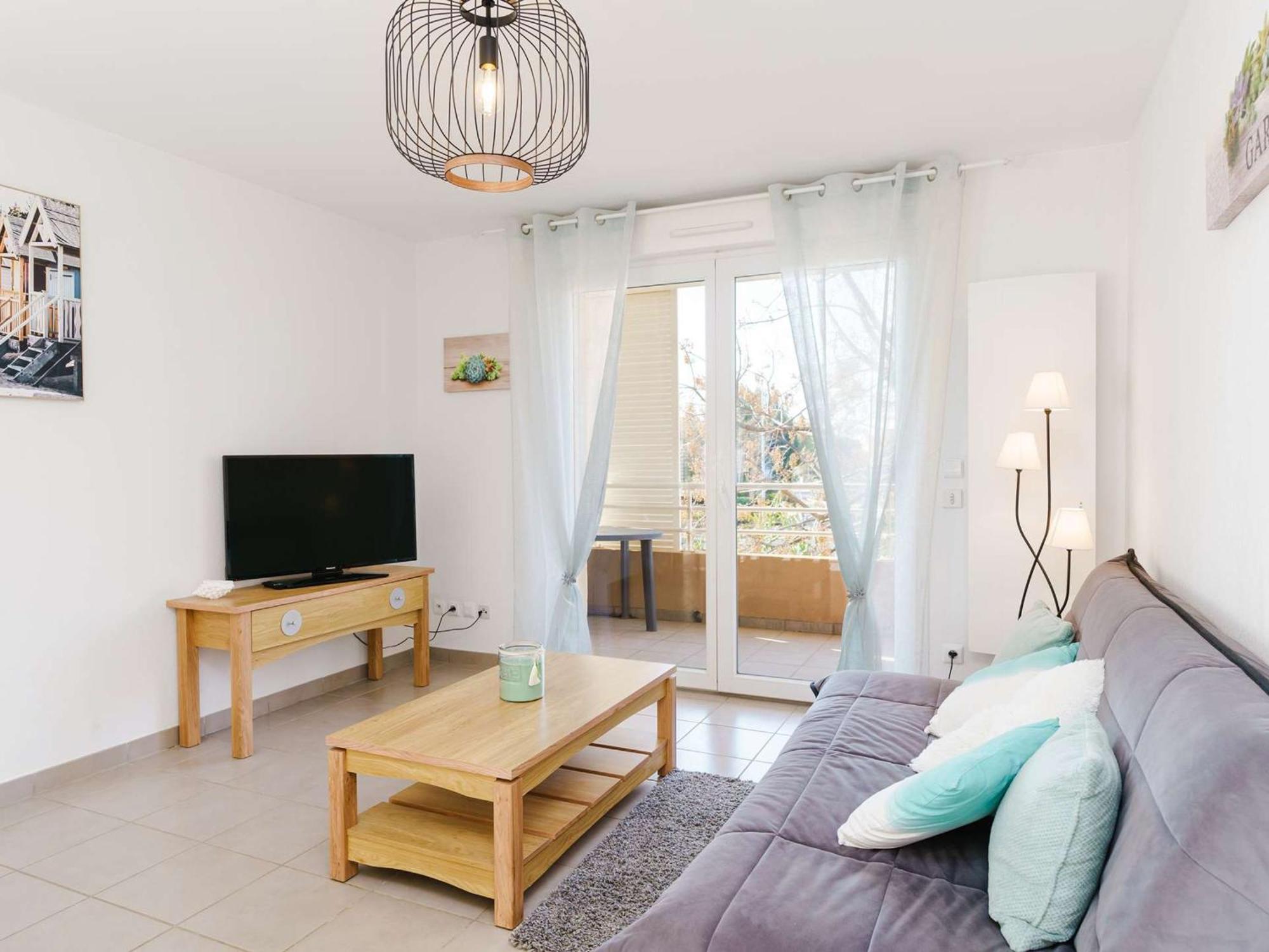 Appartement T3 A 300m De La Plage, Balcons, Parking, Proche Commerces, Narbonne-plage - Fr-1-409-169 *